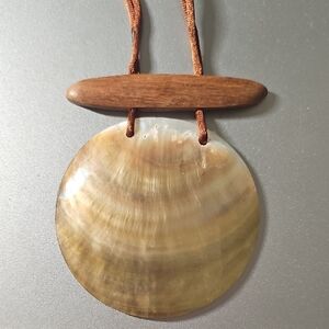 Natural Shell Pendant Necklace